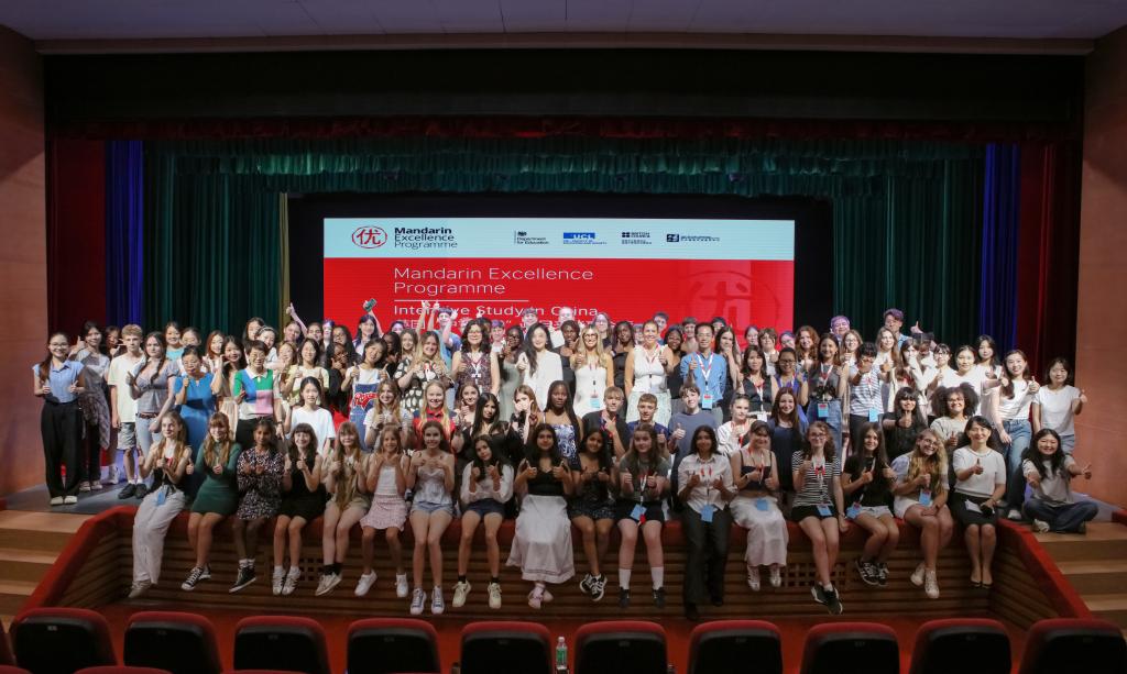 13 合影.jpg 13 合影.jpg