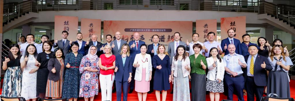 4c4eabcfd594055e3bd21371232146f.jpg 4c4eabcfd594055e3bd21371232146f.jpg