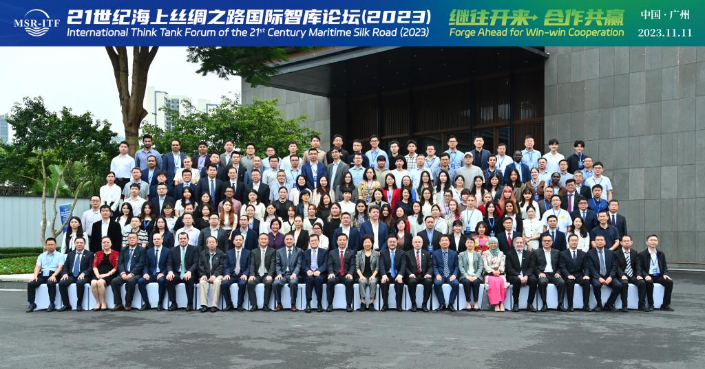 合影.jpg 合影.jpg