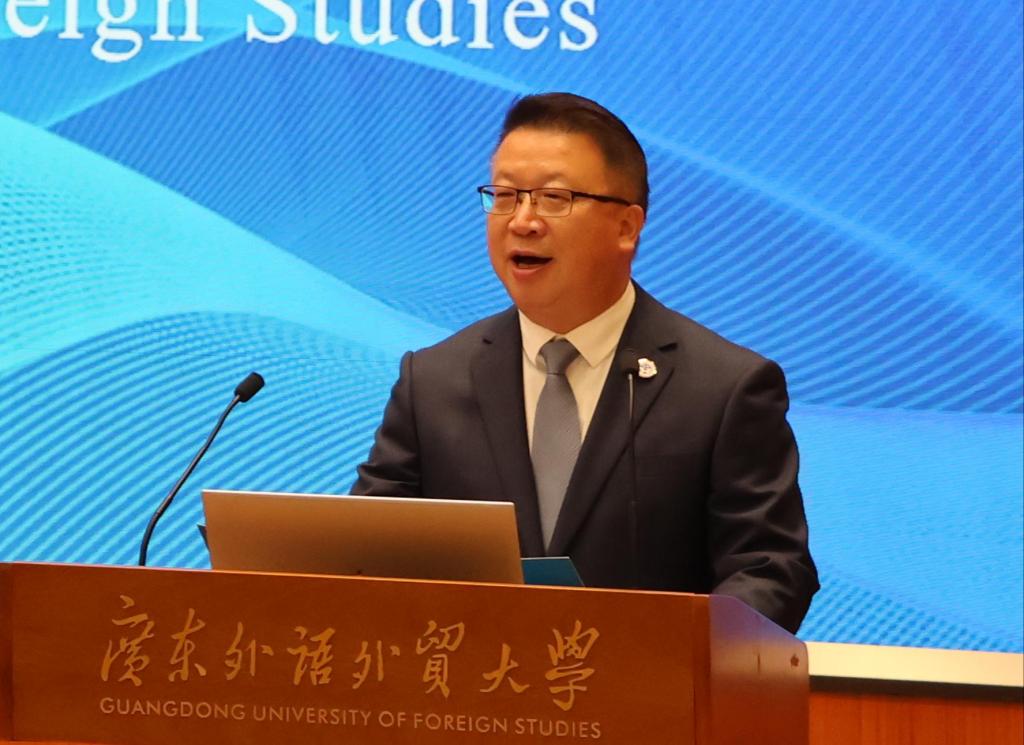 谢校.jpg 谢校.jpg